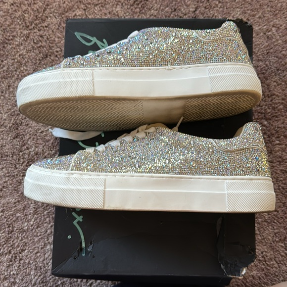 Betsy Johnson Sidny sneakers - Picture 2 of 5